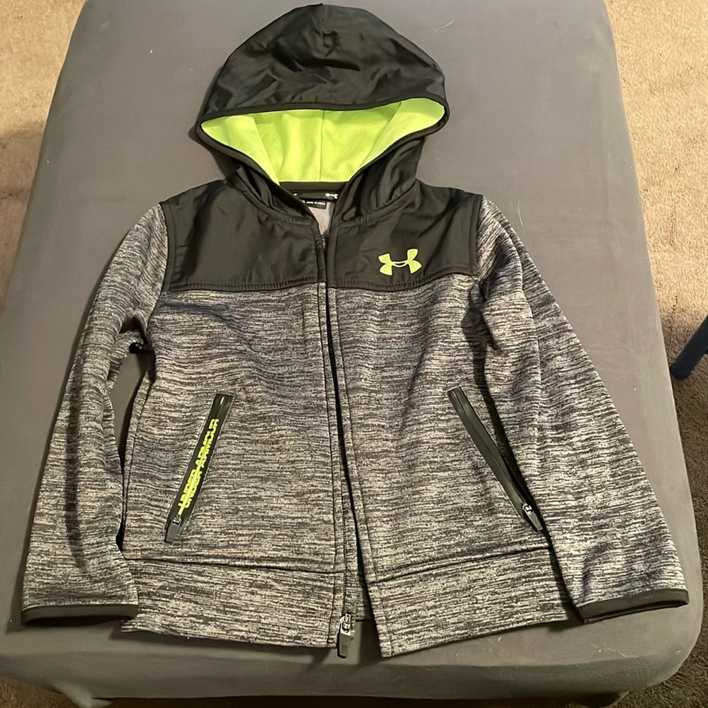 Under Armour Zip Up Jacket Boys Size 4 Black Gray Green Pockets Hood
